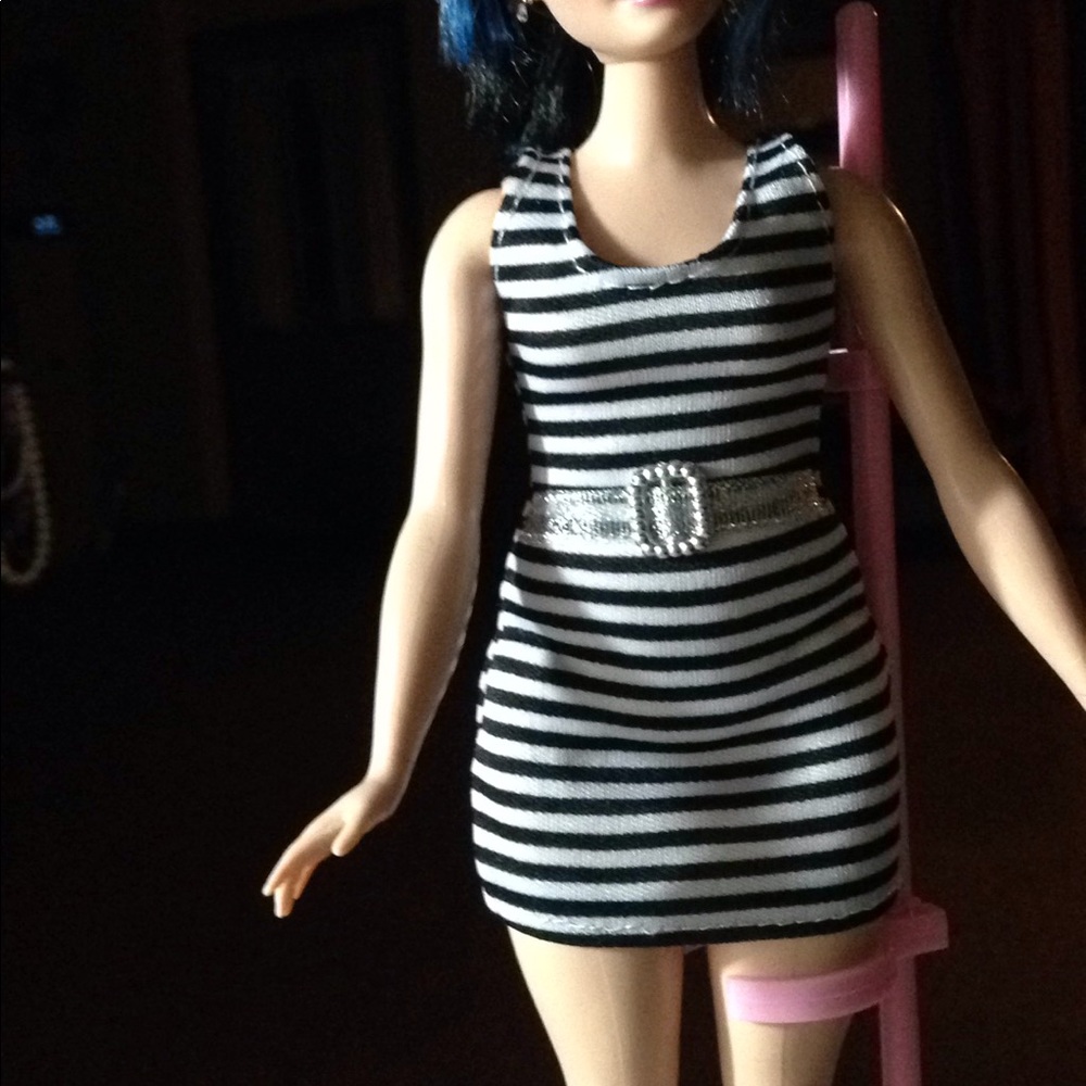 BARBIE. 3 items FITS CURVY BARBIE